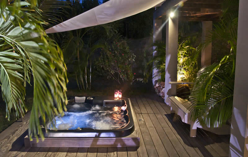 STUDIO ROSE St Martin un studio romantique  dans le jardin tropical